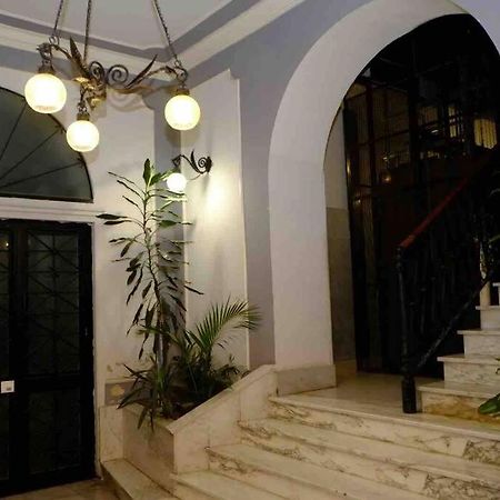 Beautiful Apartment Next To Piazza Di Spagna Рим Екстериор снимка
