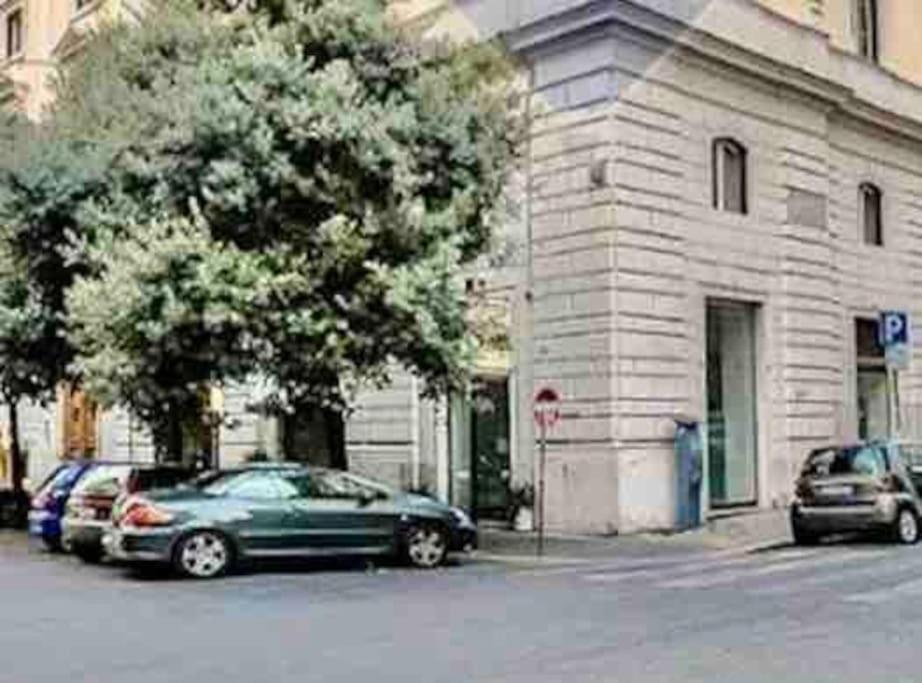 Beautiful Apartment Next To Piazza Di Spagna Рим Екстериор снимка