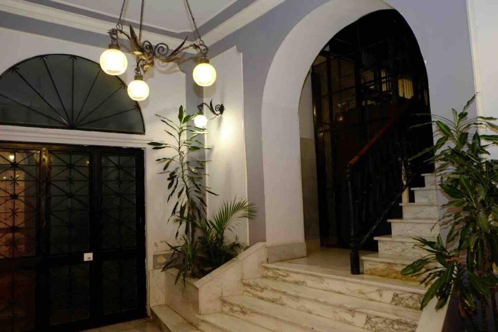 Beautiful Apartment Next To Piazza Di Spagna Рим Екстериор снимка