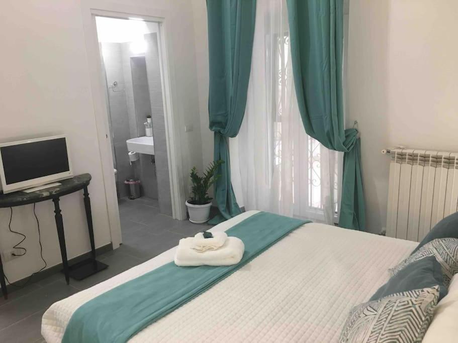 Beautiful Apartment Next To Piazza Di Spagna Рим Екстериор снимка